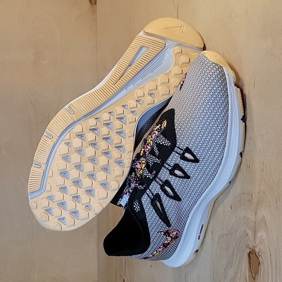 Nike Quest SE Gray Womens Running Athletic Shoes - Picture 9 of 10